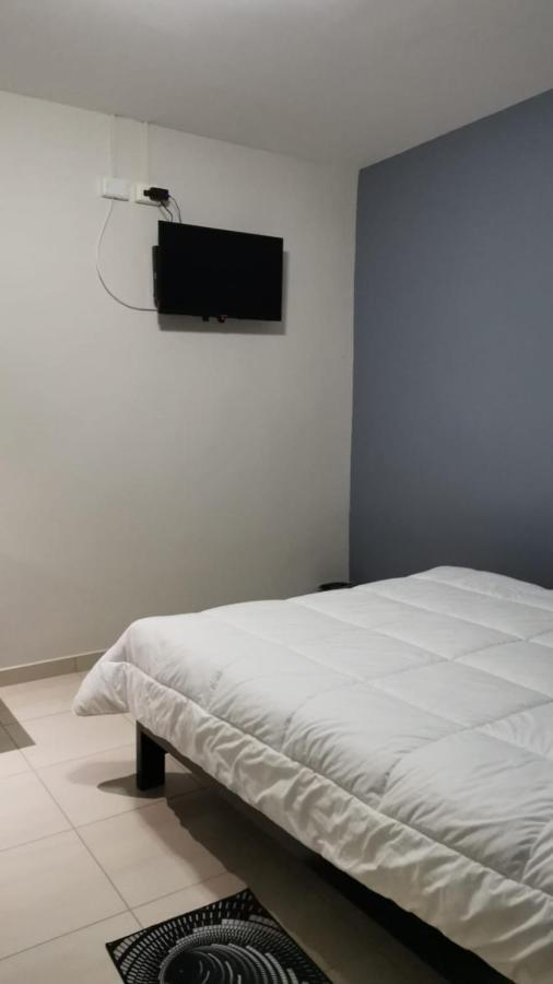 Hotel El Huesped Сантьяго Экстерьер фото